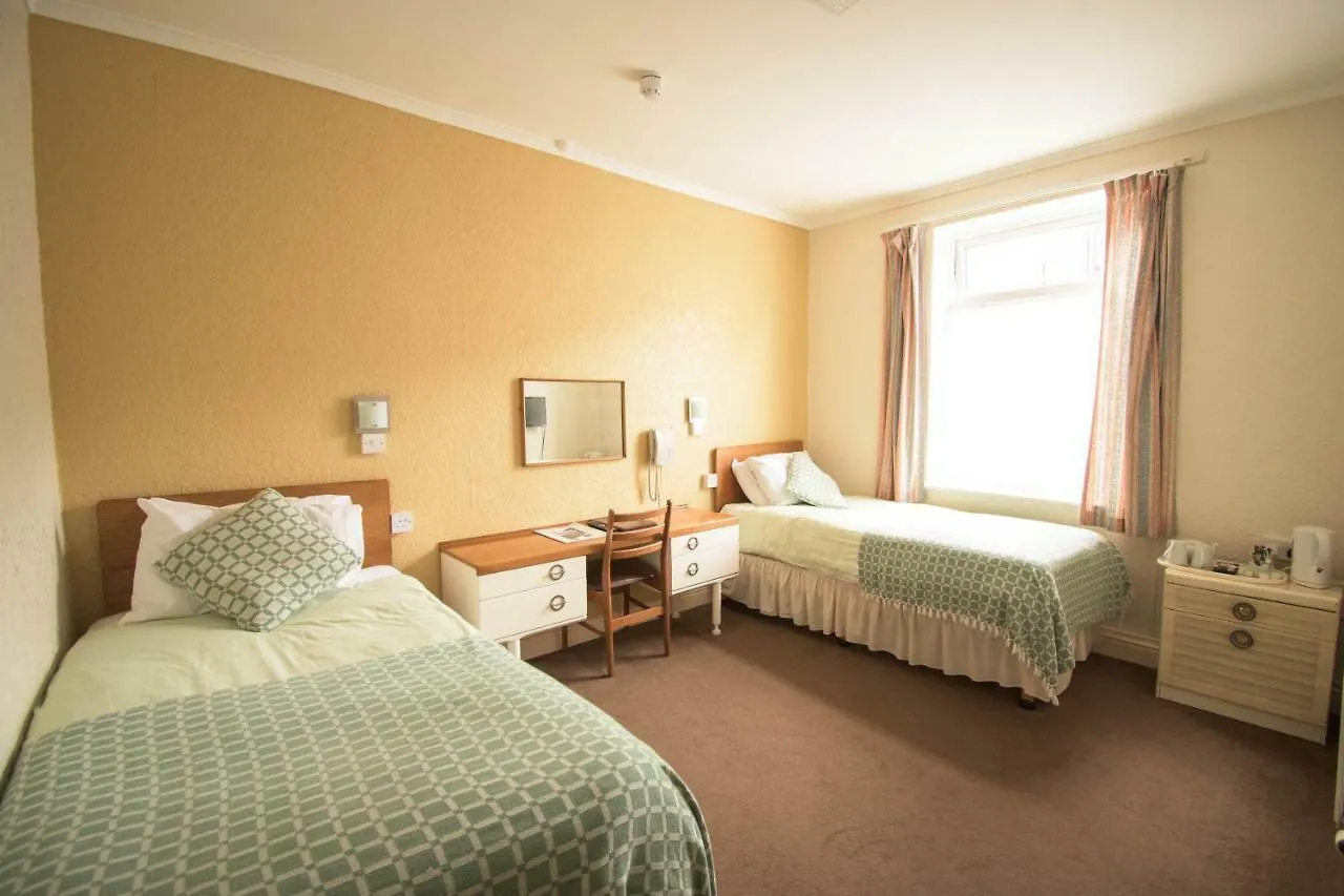 קרליסל Pinegrove Hotel
