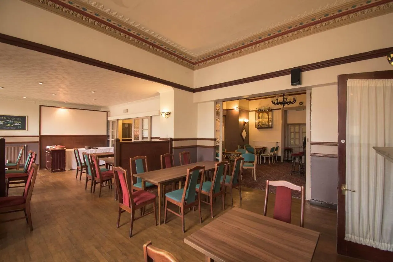 קרליסל Pinegrove Hotel